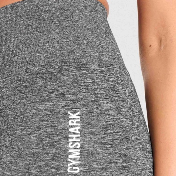 *FREE ADD ON* Gymshark Adapt Mark Seamless Leggings in Black - Picture 5 of 7